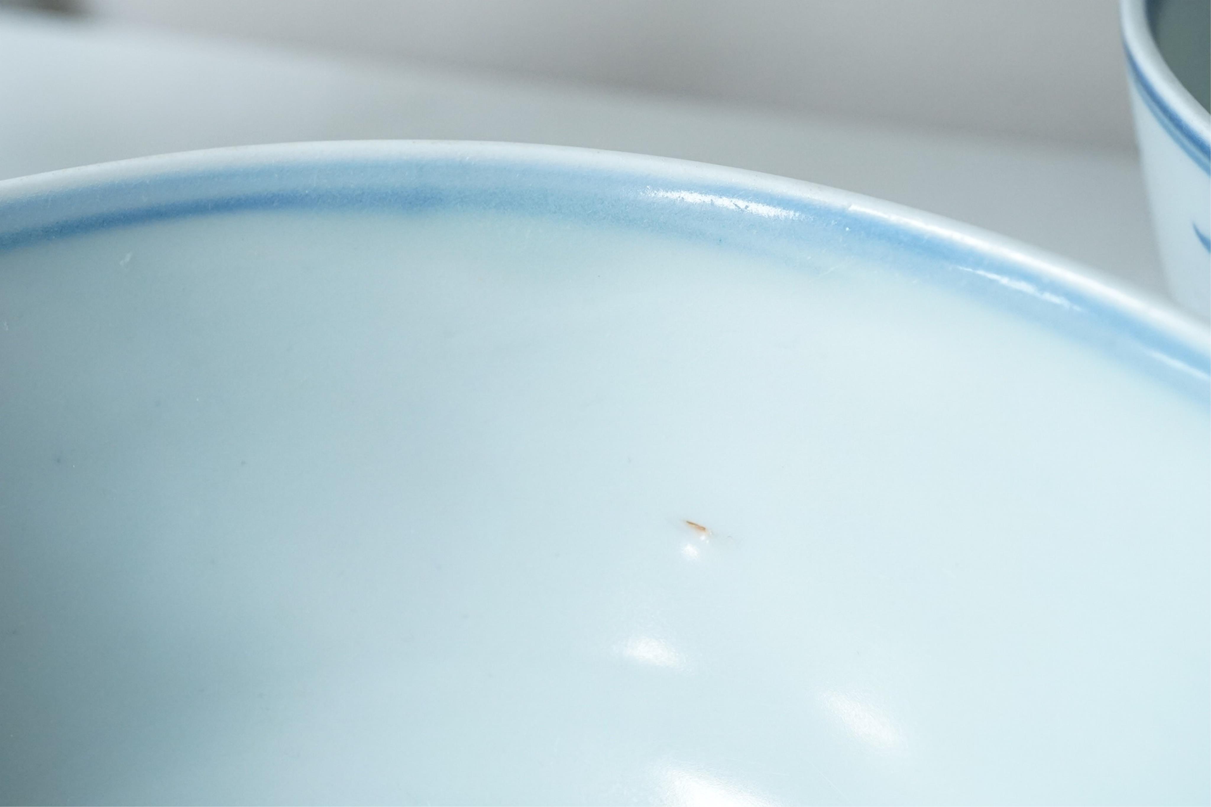 A pair of Chinese blue and white bowls, Ming Dynasty